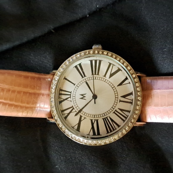 Watch - Picture 2 of 3